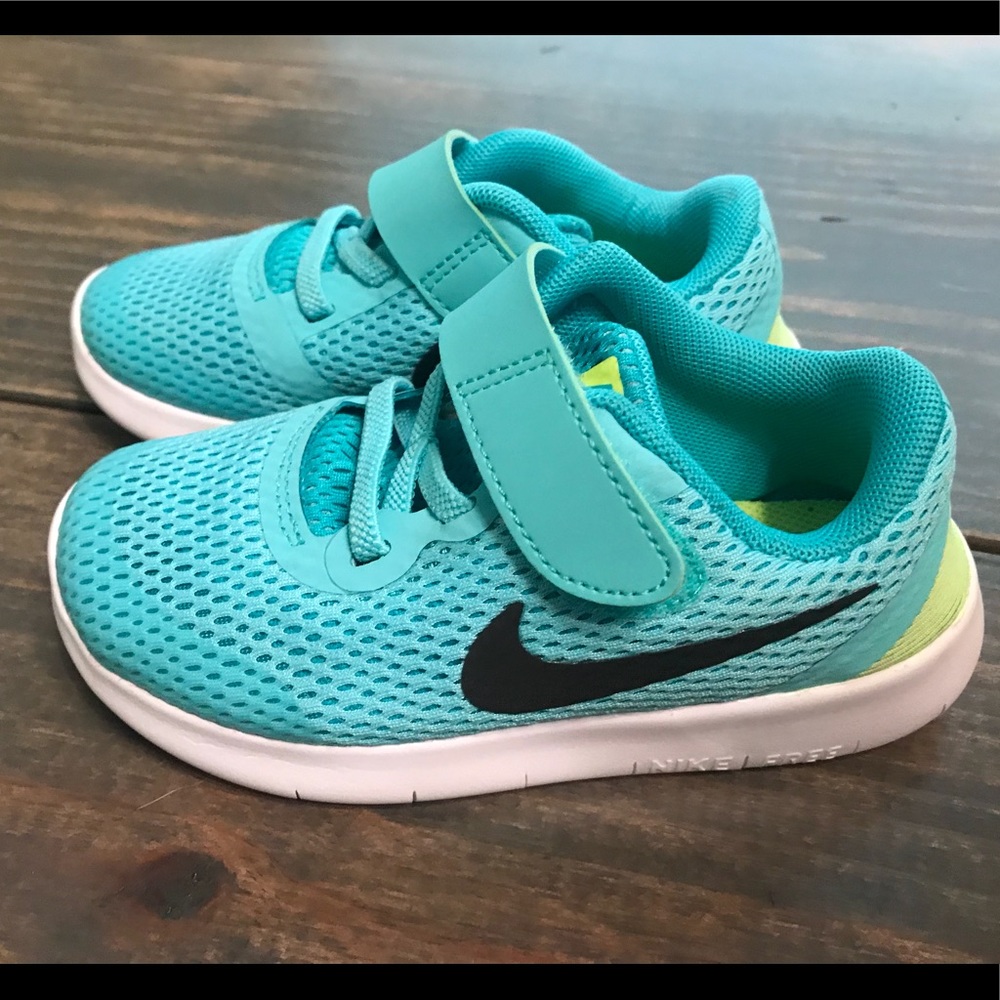 Girls Nike tennis shoes